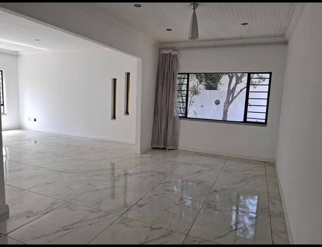 5 BEDROOM HOUSE FOR SALE IN MURRAYFIELD